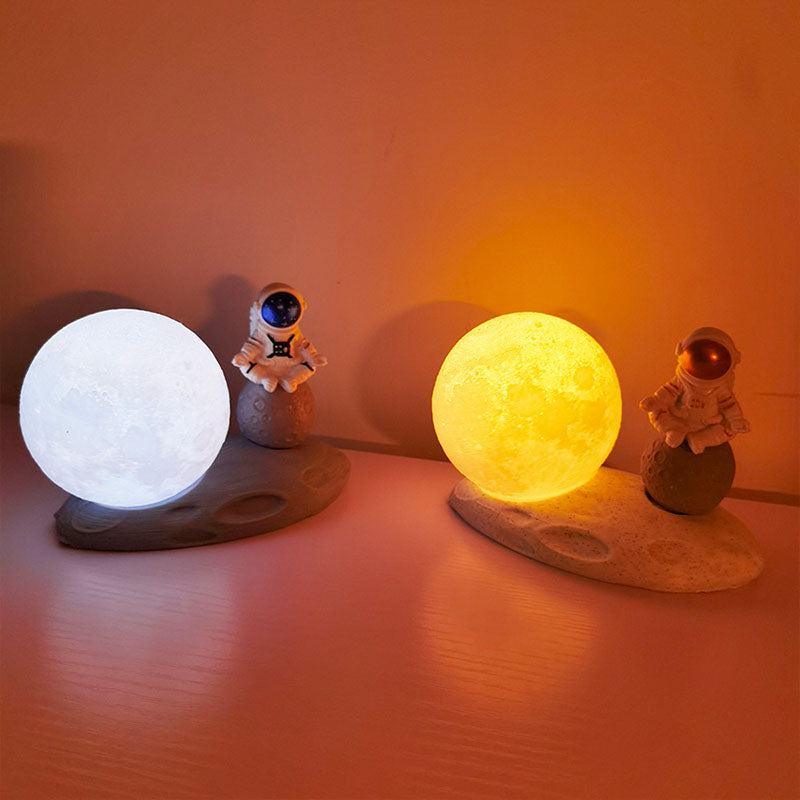 Astronauts lunar nightlight