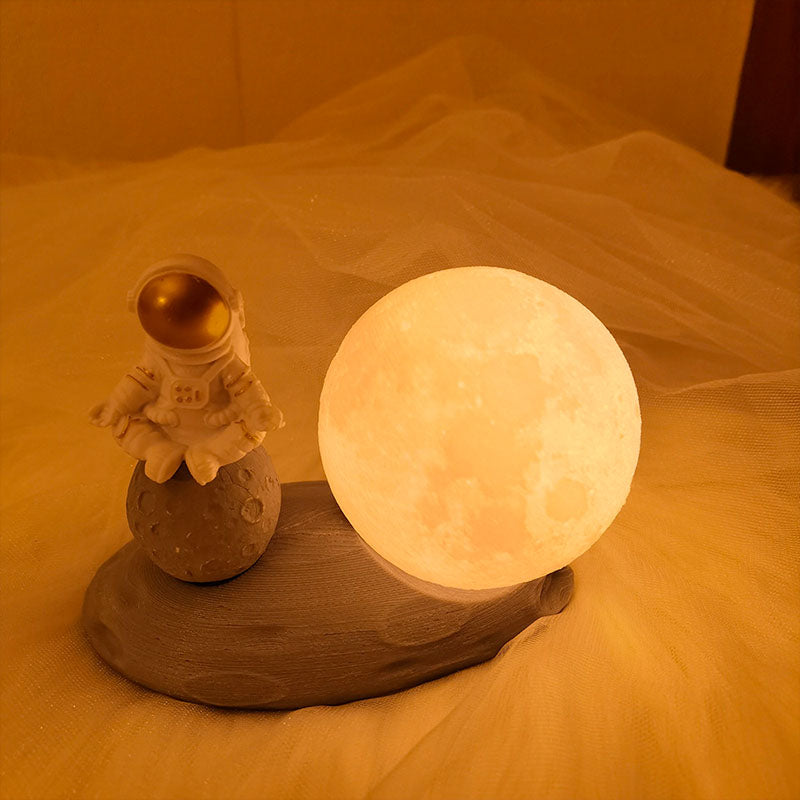 Astronauts lunar nightlight