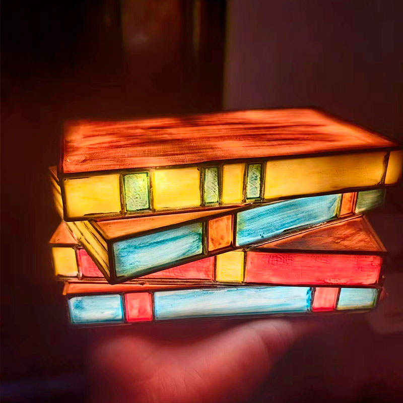 Stacked books lamp