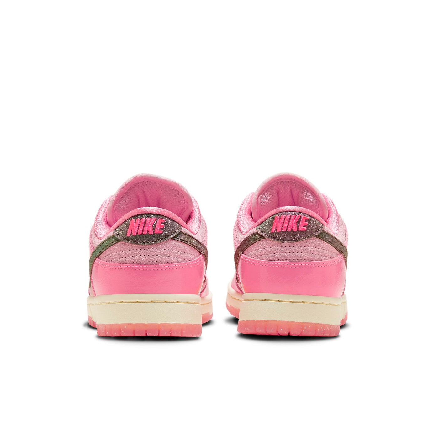 (WMNS) Nike Dunk Low 'Barbie' FN8927-621