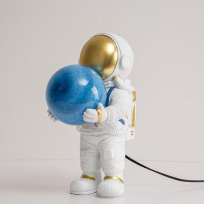 Astronaut creative lamp