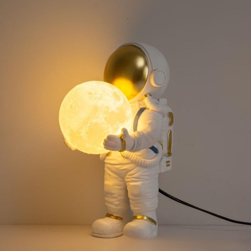 Astronaut creative lamp